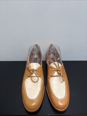 Stuart Weitzmann lace up Oxford shoes loafers flats leather brown tan cream US12